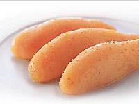 実際に船に乗り込み原料の買いつけを行っています。プロの料理人が選ぶ味です。博多まるきた水産